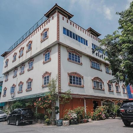 Reddoorz Near Nagoya Hill Mall Batam 5 المظهر الخارجي الصورة