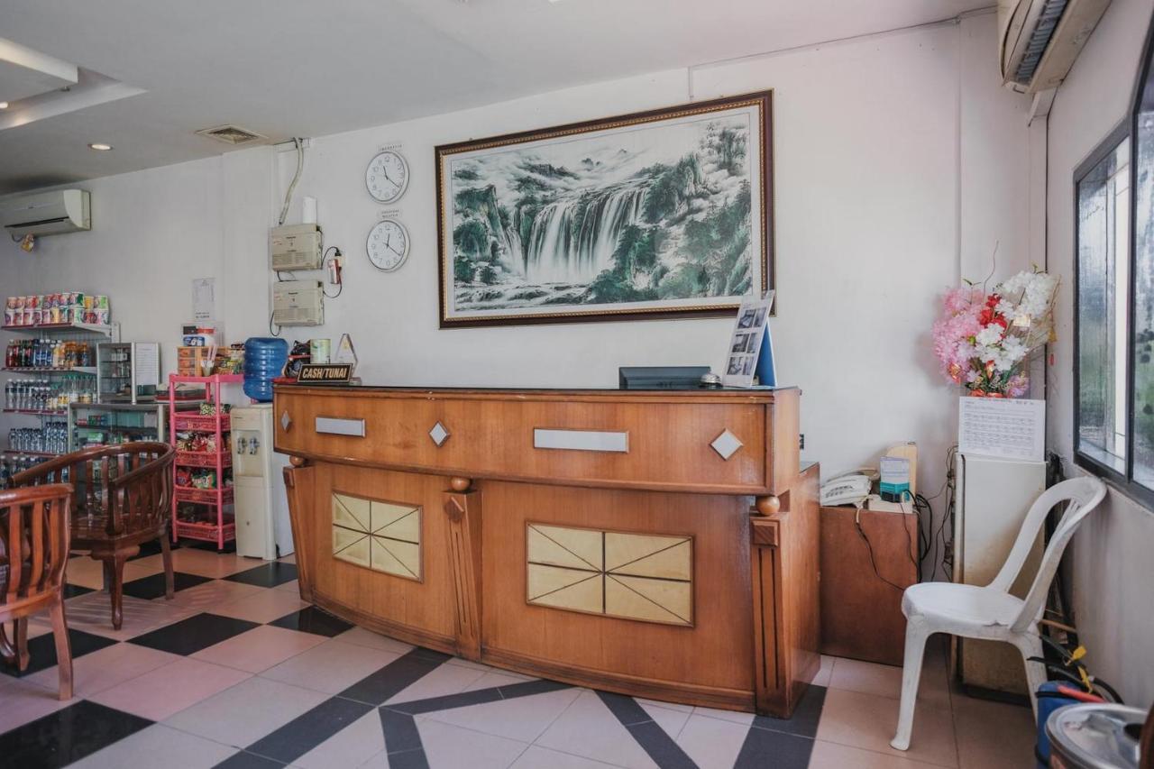 Reddoorz Near Nagoya Hill Mall Batam 5 المظهر الخارجي الصورة