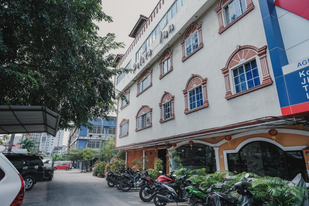 Reddoorz Near Nagoya Hill Mall Batam 5 المظهر الخارجي الصورة